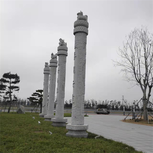 大型石雕龙柱